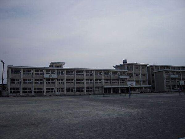 画像25:中学校「岐阜市立陽南中学校まで1466m」