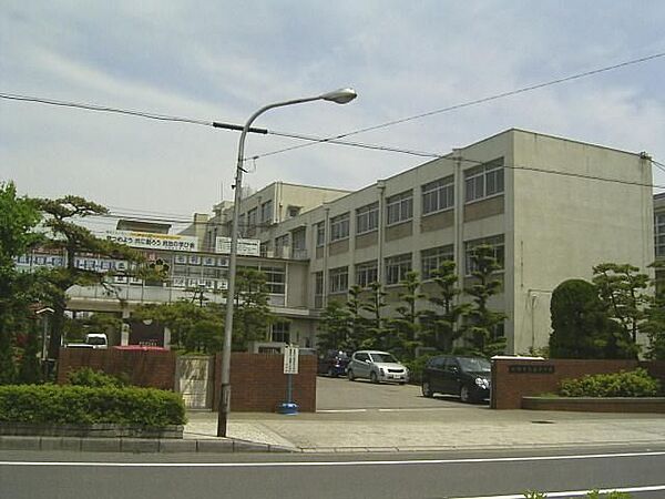 画像13:中学校「大垣市立東中学校まで1562m」