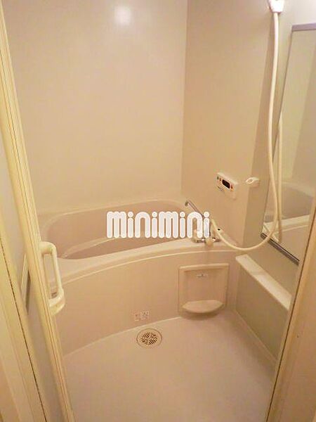 画像9:バスルームも清潔感がある感じです。