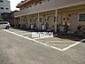 外観：駐車場の様子です。