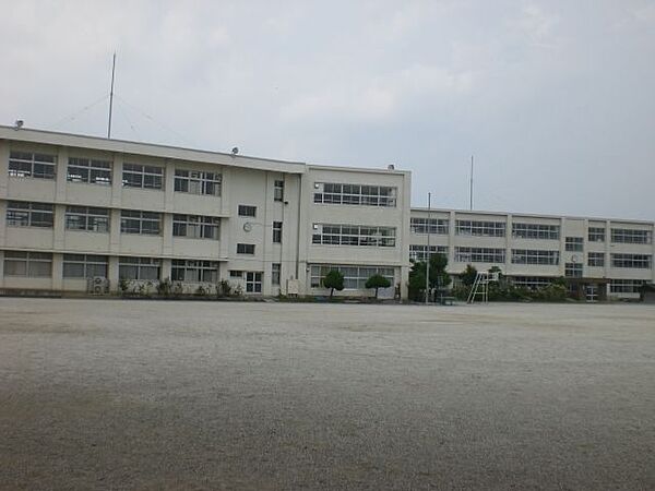 画像16:小学校「神戸町立神戸小学校まで1593m」