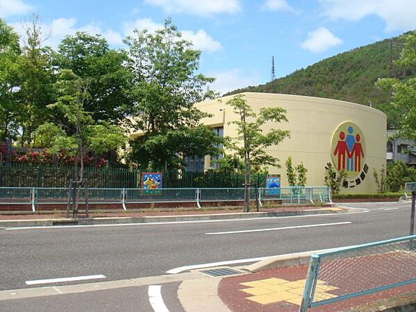 画像24:幼稚園、保育園「うぬま第二幼稚園まで880m」