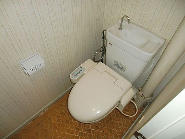 画像7:洋式水洗トイレ