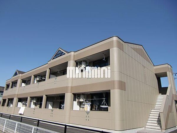 画像2:落ち着いた色合いの外観