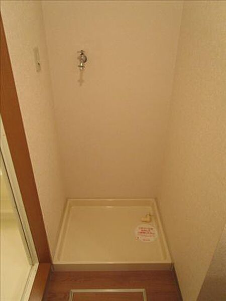 画像14:洗濯機置場は洗面スペースにあります。