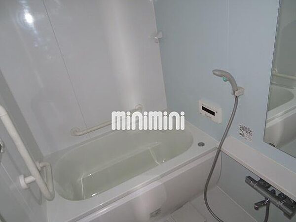 画像6:清潔感ある浴室