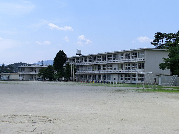 画像19:小学校「中津川市立落合小学校まで591m」