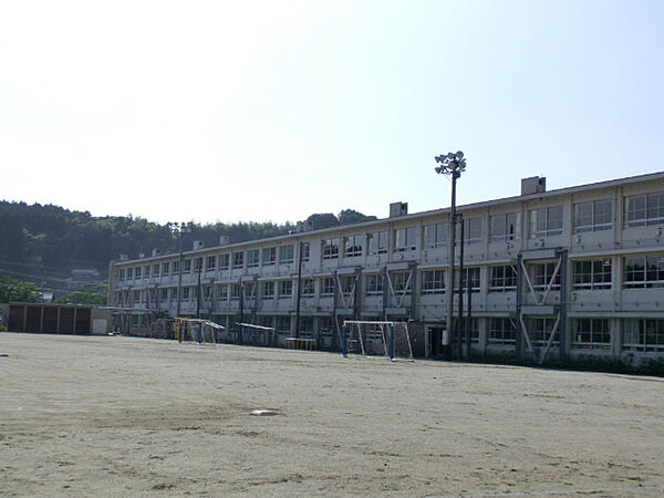 画像7:小学校「恵那市立長島小学校まで1405m」