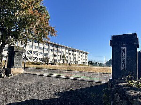 画像24:中学校「関市立小金田中学校まで1933m」