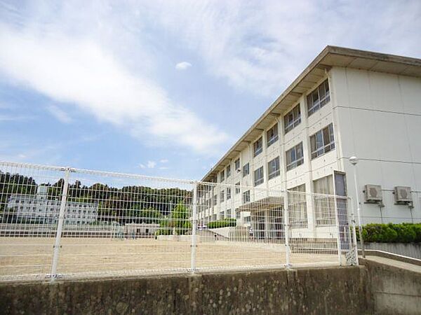 画像19:小学校「関市立田原小学校まで410m」