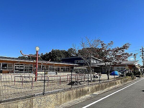 画像12:幼稚園、保育園「西部保育園まで1854m」