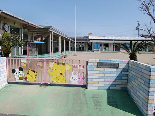 画像23:幼稚園、保育園「四日市幼稚園まで390m」