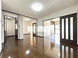 コンフォ・トゥールII 3階3LDKのリビング/ダイニング