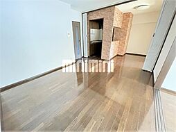 コンフォ・トゥールII 1階3LDKのリビング/ダイニング