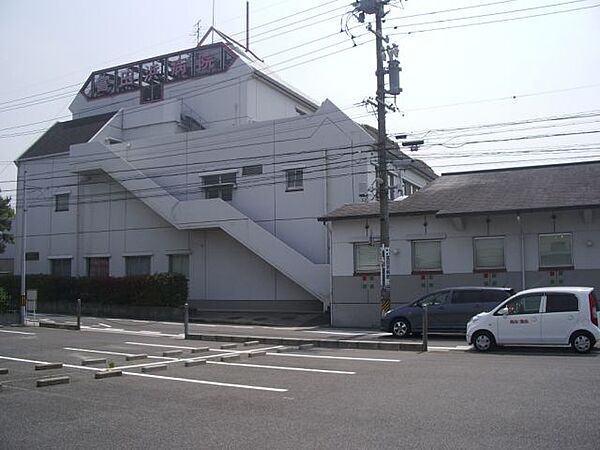 画像25:病院「富田浜病院まで910m」