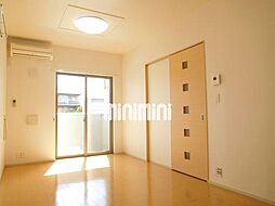 アバンツァート　II 2階1LDKのリビング/ダイニング