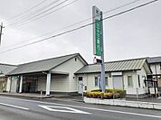 銀行「三十三銀行富田支店まで492m」