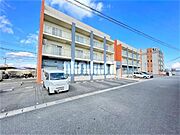 富田浜駅より徒歩10分 築17年8ヶ月 3階建の賃貸物件