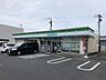 周辺：コンビニ「ファミリーマート津栗真中山店まで1364m」