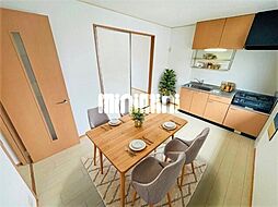 Ｄｅａｒ  Ｃｏｕｒｔ 2階2DKのリビング/ダイニング