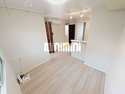 クリザンテーム白子 103 1階1LDKのリビング/ダイニング