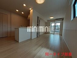 エトワールII 101 1階1LDKのリビング/ダイニング