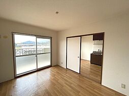 ノース・ベル 4階3DKのリビング/ダイニング