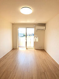 ベイフィールド 1階1Kのリビング/ダイニング