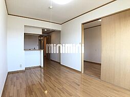 ＧＲＡＮＤ　ＡＲＴ 2階1LDKのリビング/ダイニング