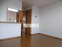 プティシャトー 2階1LDKのリビング/ダイニング