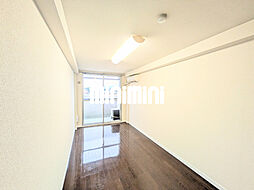 アイルーム亀山山子 3階1Kのリビング/ダイニング