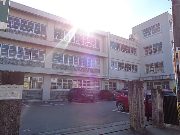 画像5:小学校「松阪市立第四小学校まで745m」