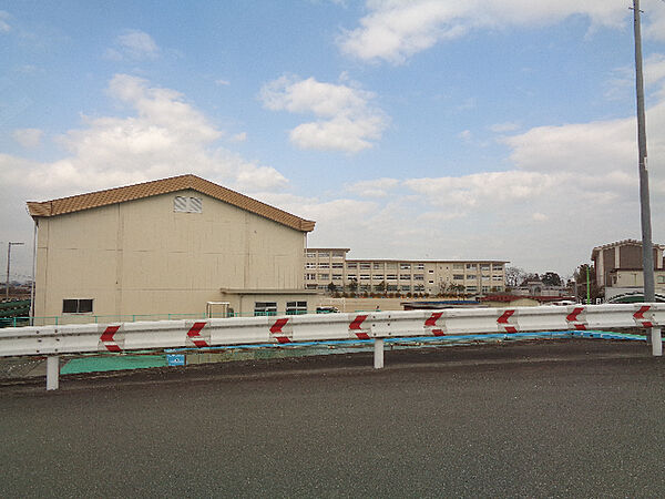 画像18:小学校「松阪市立徳和小学校まで2578m」