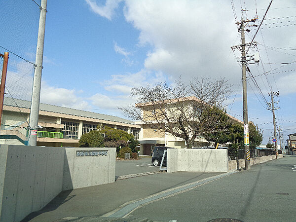 画像22:中学校「松阪市立殿町中学校まで803m」