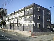 松阪駅より徒歩32分 3階 築16年8ヶ月の賃貸物件