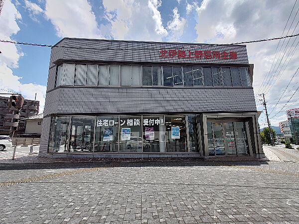 画像13:銀行「北伊勢上野信用金庫名張支店まで664m」