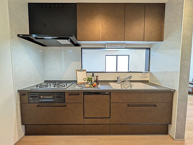 家族との会話を楽しみながらお料理ができる対面式キッチン