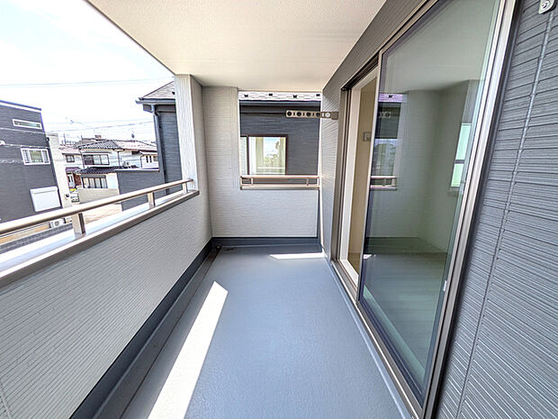 天候に左右されにくいインナーバルコニー