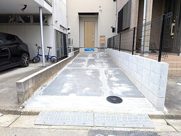 カースペース縦列2台分