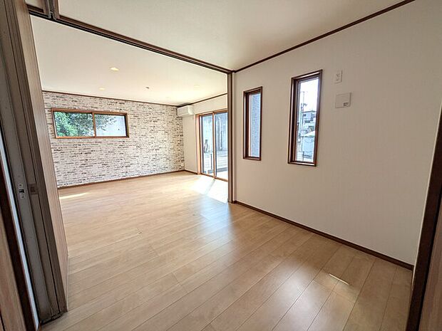 リビングに隣接する洋室約4.13帖