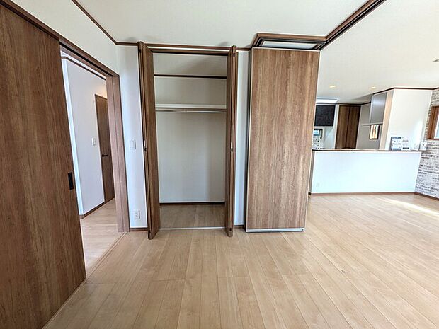 各居室収納スペースがついております!