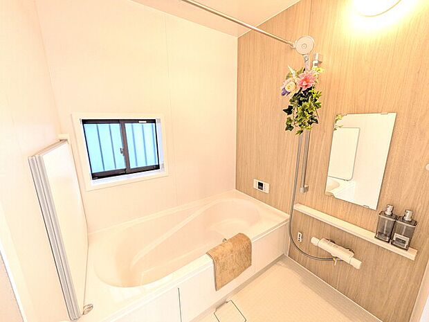 浴室は小窓があり風通し良好