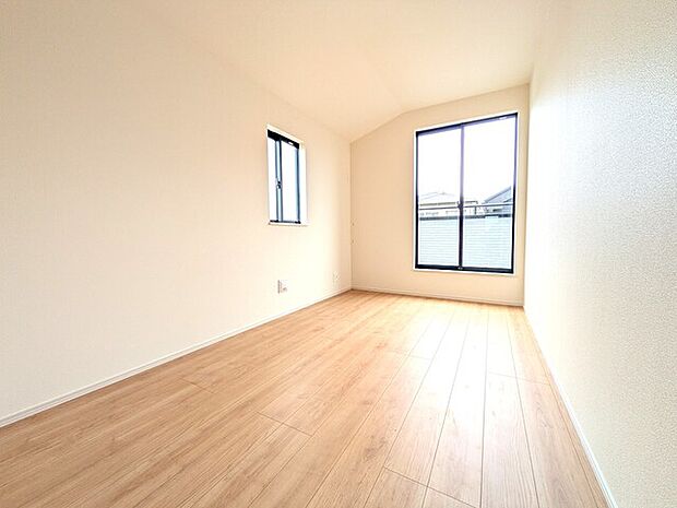 バルコニーに出入り自由な居室