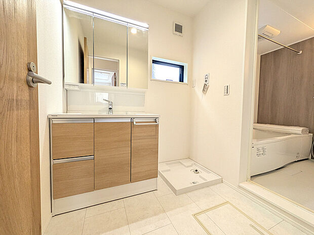 慌ただしい朝にもゆとりの洗面室