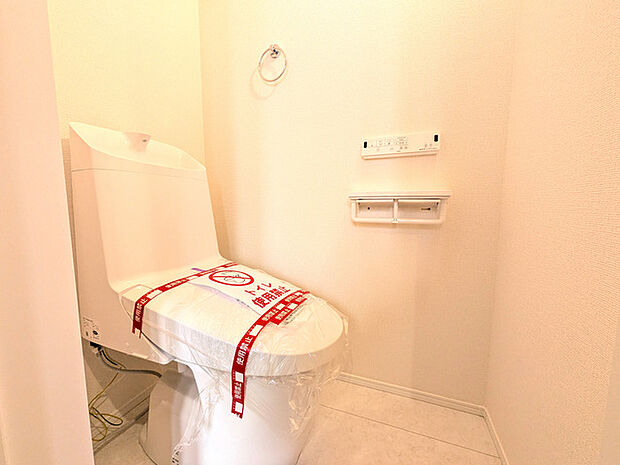 トイレには快適な温水洗浄便座付き