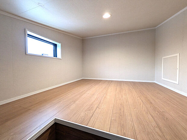 季節物や趣味の道具などをまとめて保管できる屋根裏収納