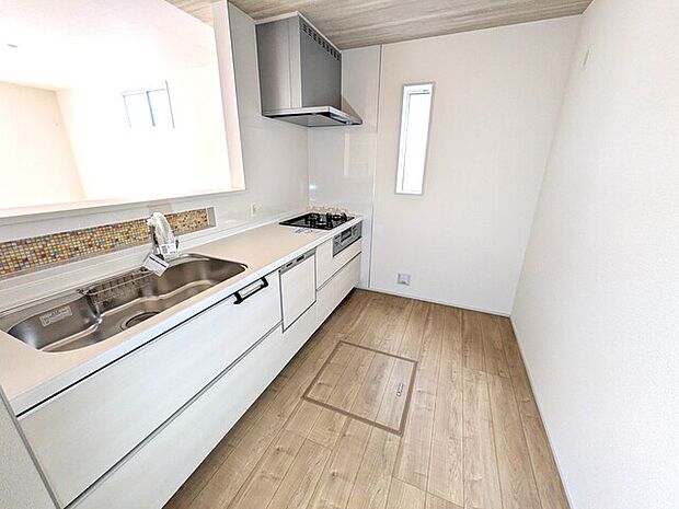 家族との会話を楽しみながらお料理ができる対面式キッチン