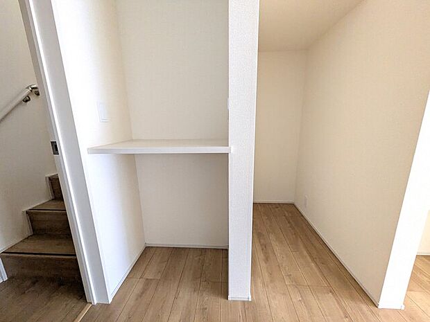 キッチンがすっきり片付くパントリー収納