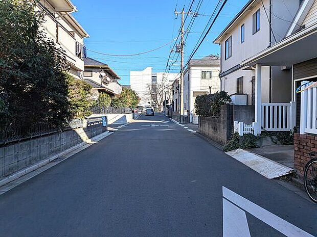 小学校・中学校ともに徒歩5分圏内で安心の子育て環境です