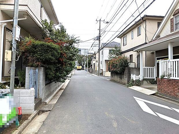 小学校・中学校ともに徒歩5分圏内で安心の子育て環境です